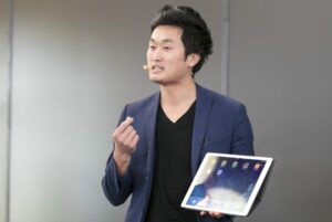 Hiro, magicien digital à Lyon lors d'une soirée d'entreprise