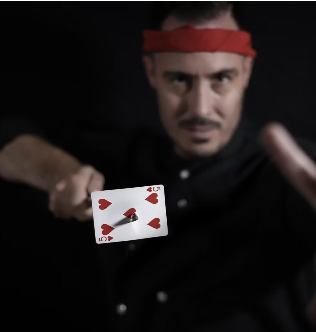 Arno, magicien à Bayonne trouve une carte