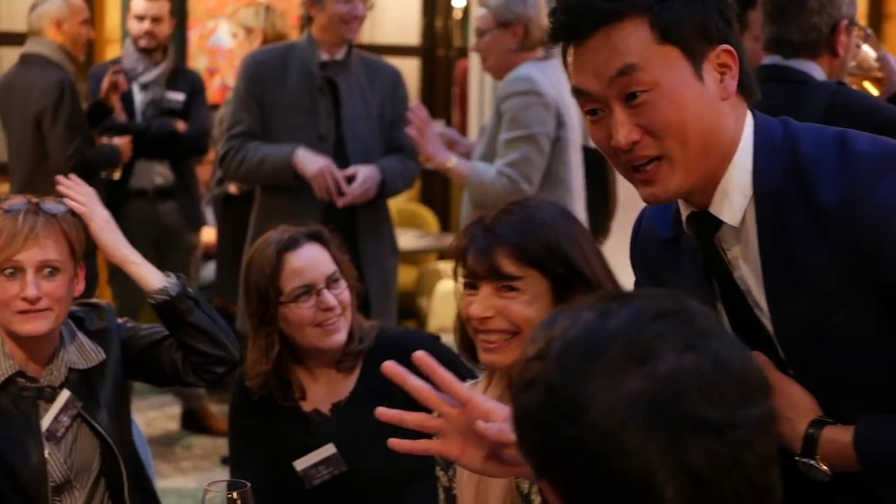 Magicien à Paris Hiro lors d'une soirée d'entreprise